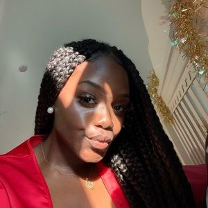 Meet your Posher, Nia